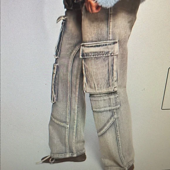 Liquor N Poker NWT straight leg denim cargo pants in washed pink size US 2